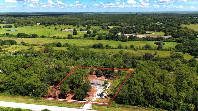 Building Photo - 881 Woodland Blvd