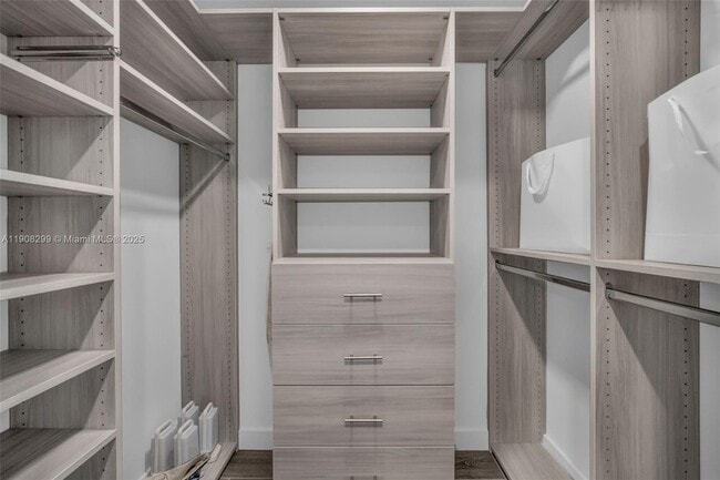 Building Photo - 900 N Ocean Blvd