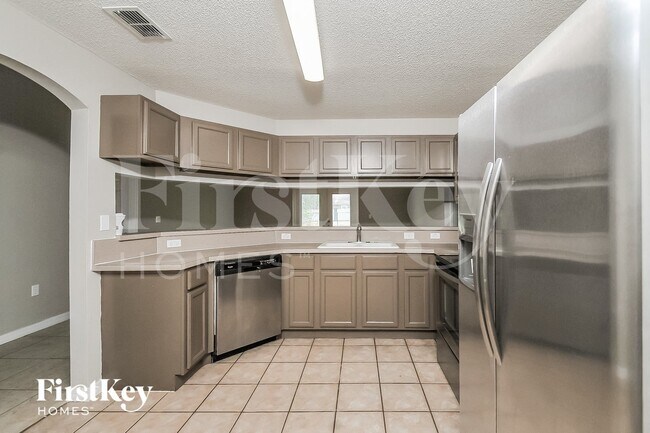 Building Photo - 6511 Fox Crest Ln