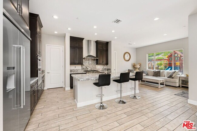 Building Photo - 24236 W Stone Bend Ln