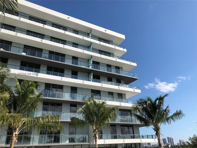 Building Photo - 2960 NE 207th St