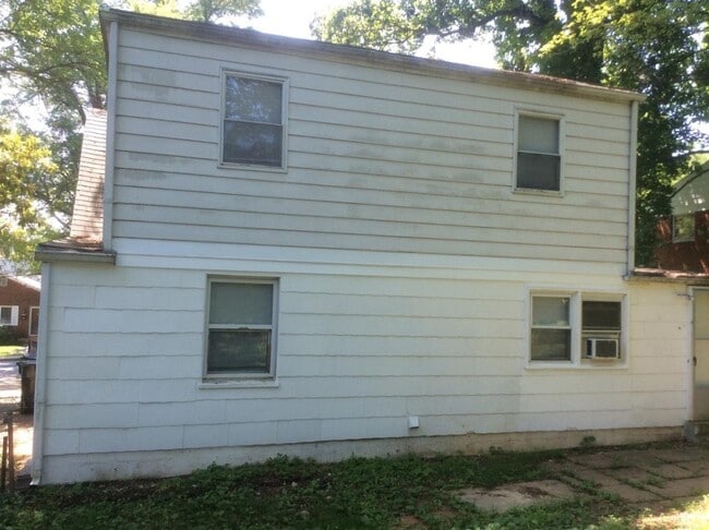 Back of the house - 114 S Lee St