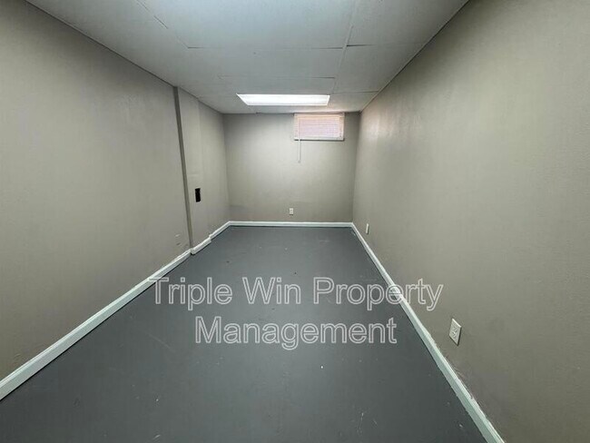 Building Photo - 775 Crabapple Ln