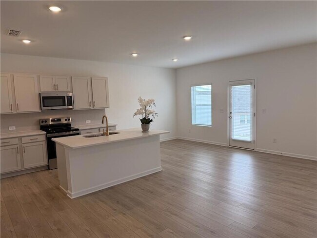 Building Photo - 6719 Armonia Dr