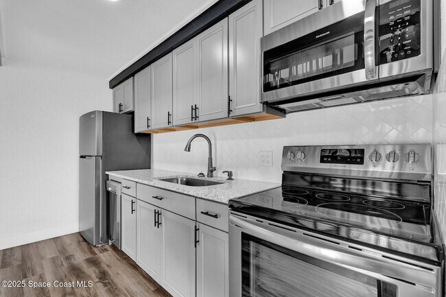 Building Photo - 3912 Overlook Dr