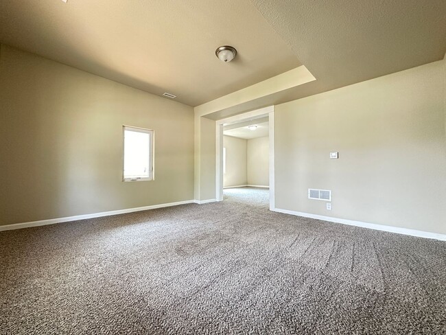 Building Photo - 4 Bedroom Remodeled Home in Chariton