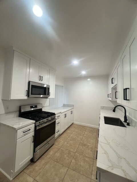 Building Photo - 1696 Amberwood Dr