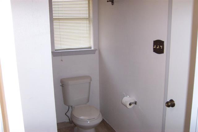 Building Photo - 2916 Southridge Dr