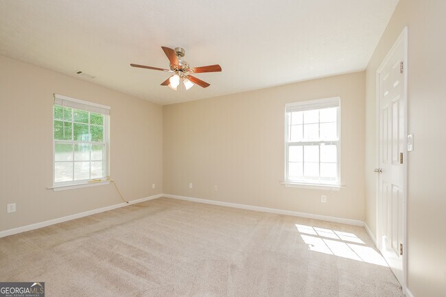 Building Photo - 2703 Holly Berry Dr