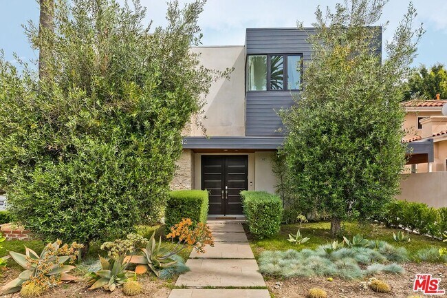 Building Photo - 312 S Palm Dr