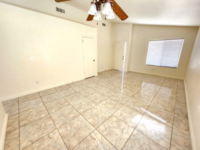 Building Photo - 137 Windy Creek Ave