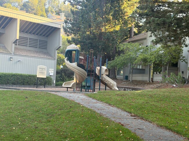 Building Photo - 258 Sandpiper Ct