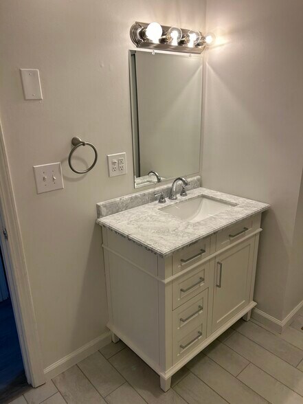 Building Photo - 6440 Highway 135 NE