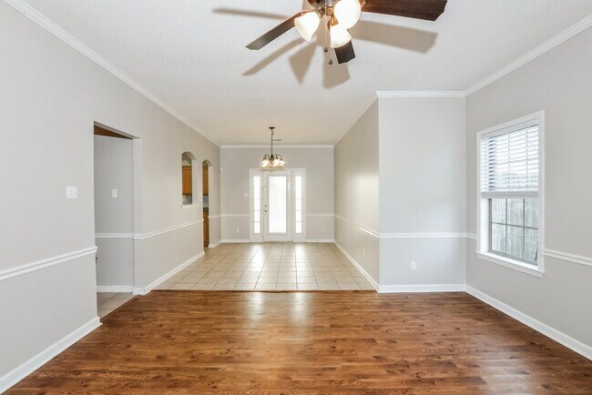 Building Photo - 120 Penny Ln