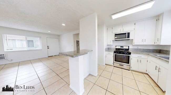 Interior Photo - 1936 Corning St