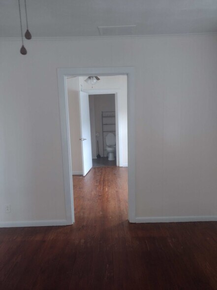 Building Photo - 512 Florence St