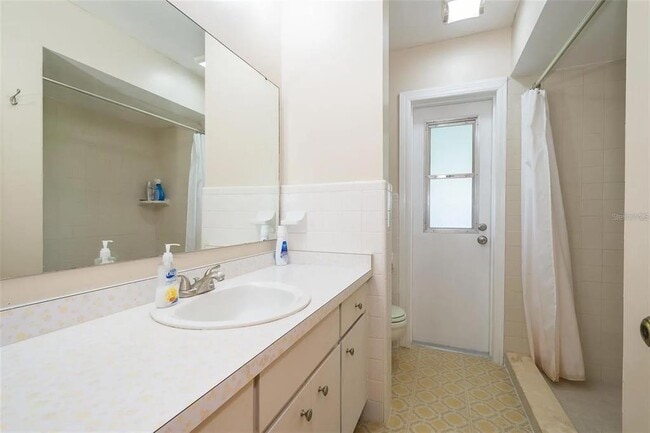 Building Photo - 2907 Little John Rd