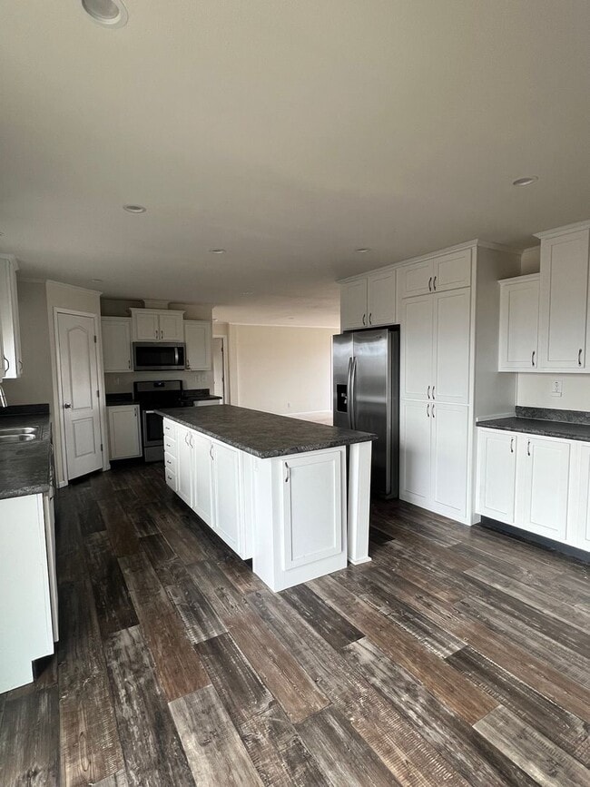 Building Photo - Horse Property