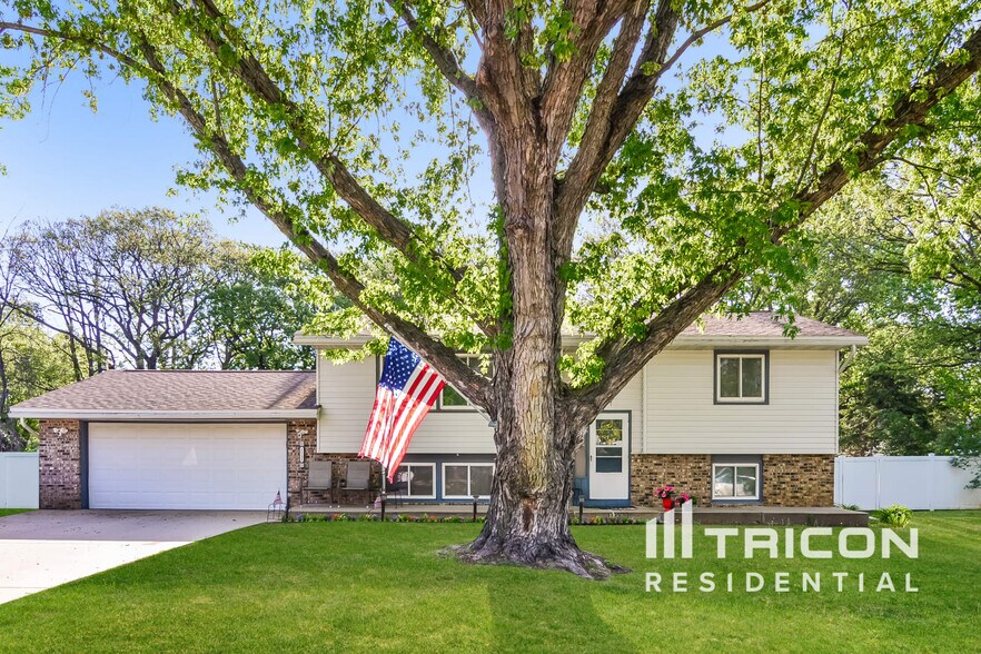 Primary Photo - 12235 Hillsboro Ave