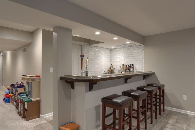Building Photo - Modern and Convenient Hershey/Harrisburg Suburb Townhouse