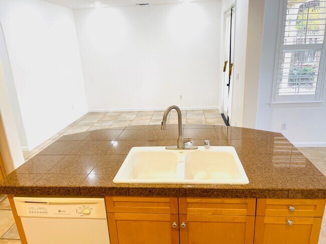 Building Photo - 4285 Bromley Ct