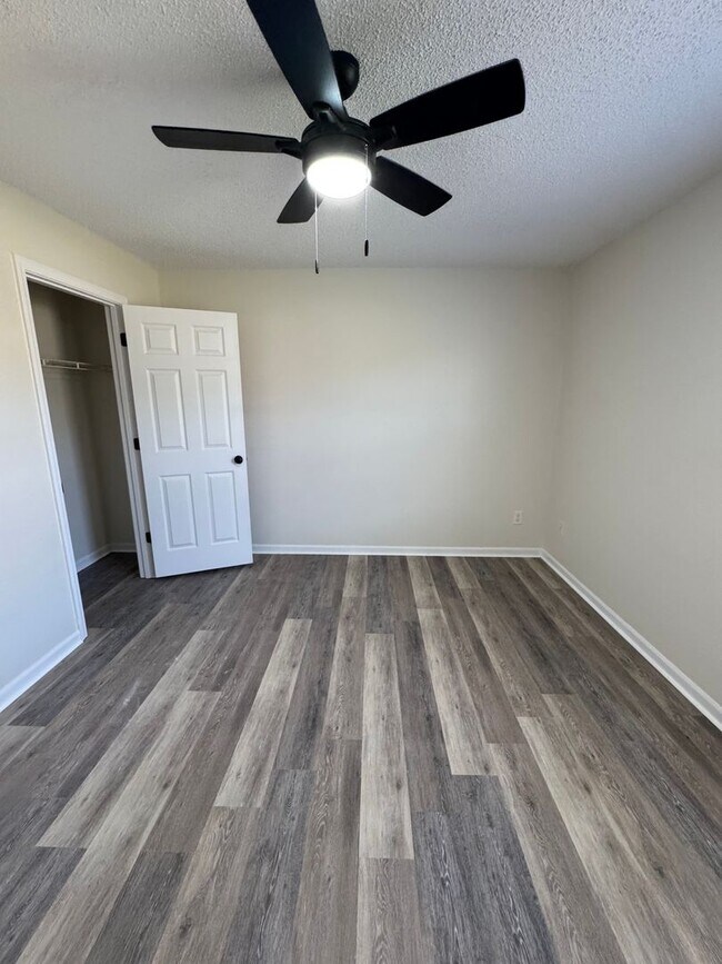 Building Photo - 1908-1910 Arlene Dr.