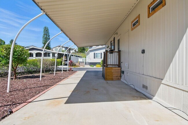 Building Photo - Highly Desirable Double Wide 55+ Home in R...