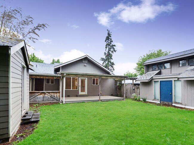 Building Photo - Fully Remodeled - 3 Bed/2 Bath with AC -  South Seattle - Boeing Field