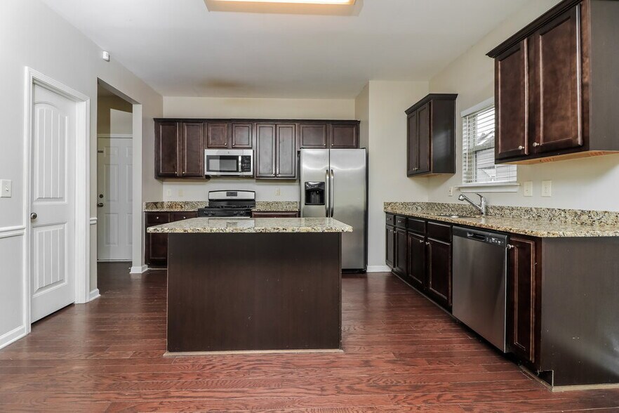 Building Photo - 68 Teramont Ct