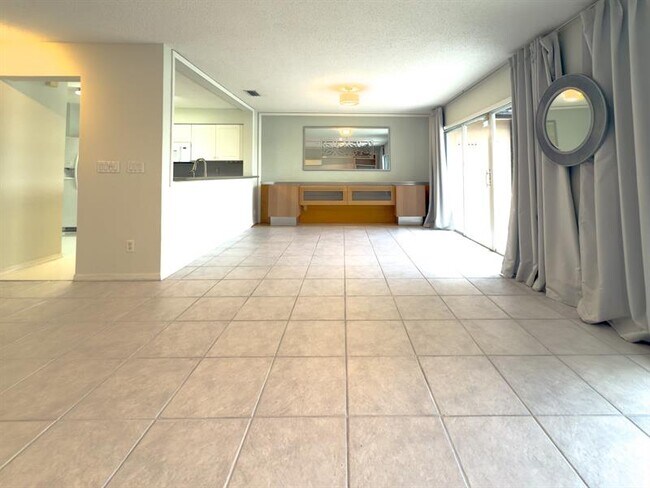 Building Photo - 1705 SW 110th Terrace