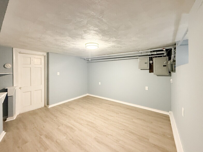 Building Photo - 7 Wilmington Ave