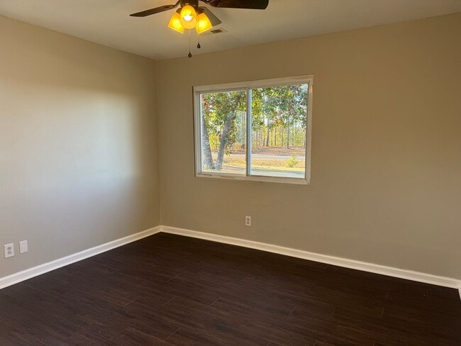 Building Photo - Cozy rural home