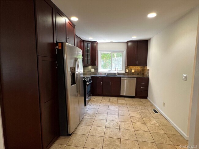 Building Photo - 5 Dunes Ln