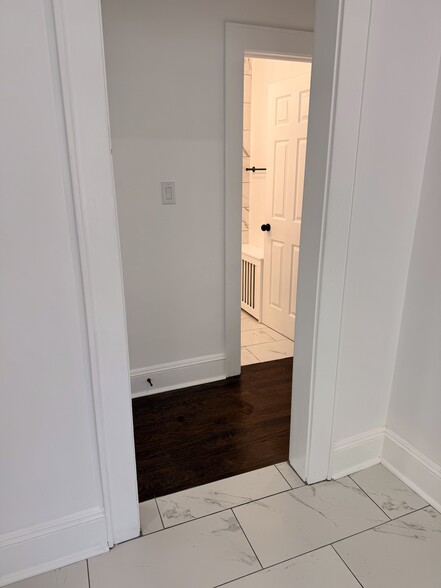 Building Photo - 103 Fox St