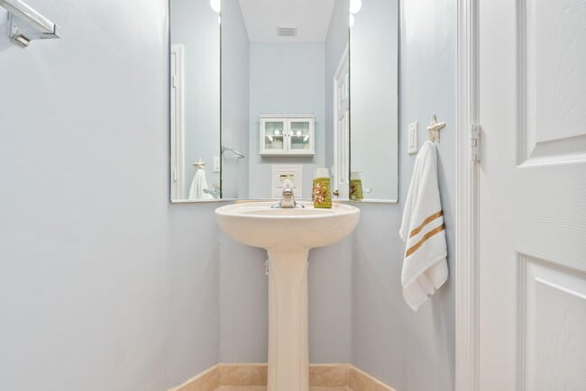 Building Photo - 602 Mariner Bay Blvd