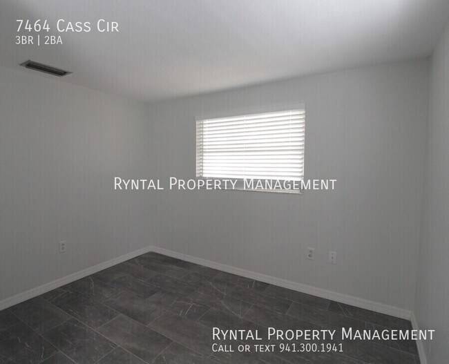 Building Photo - 7464 Cass Cir