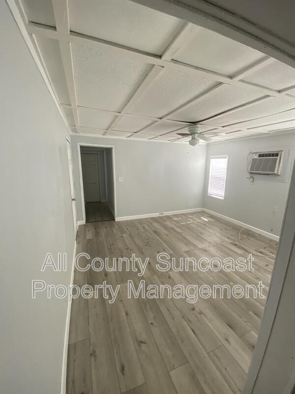 Building Photo - 1830 27th Ave N
