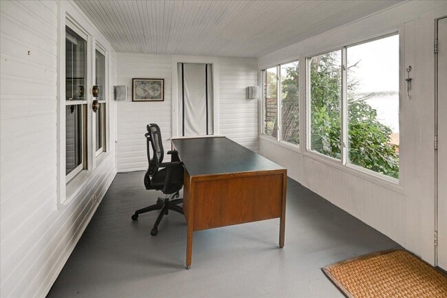 Building Photo - 5026 Lake Mendota Dr