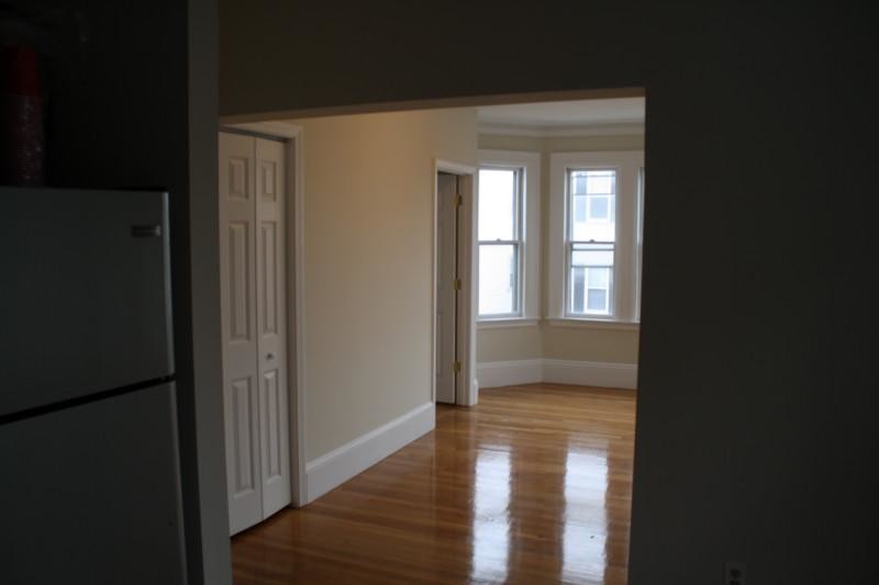 Building Photo - 839 Parker St