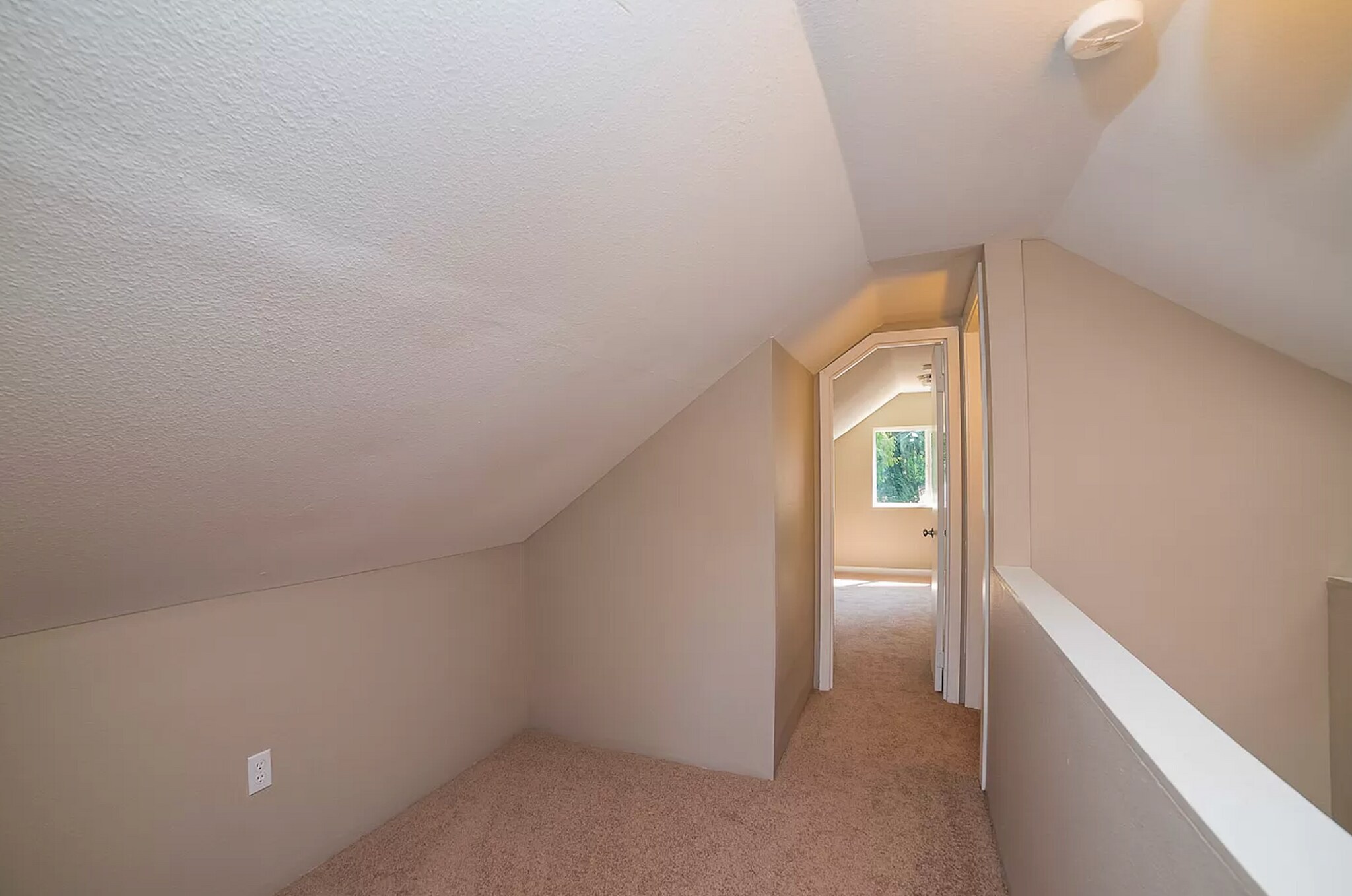 Upstairs Hall between bedrooms - 1426 Queen Ave NE