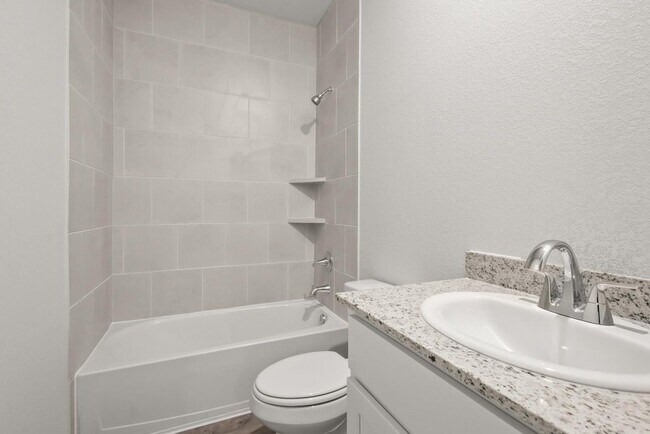 Building Photo - 496 Shoreview Dr