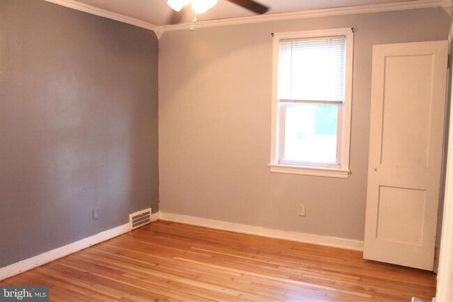 Building Photo - 411 W High St