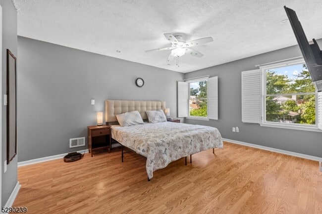 Building Photo - 161 River Dr