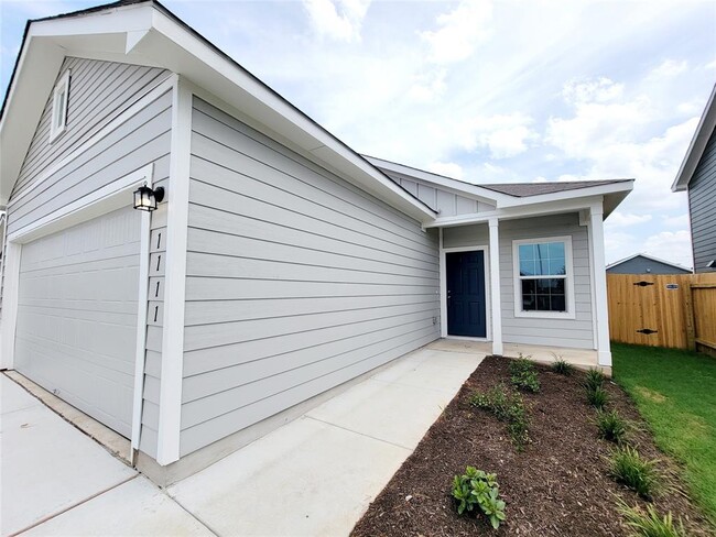 Building Photo - 1111 Cattail Ln