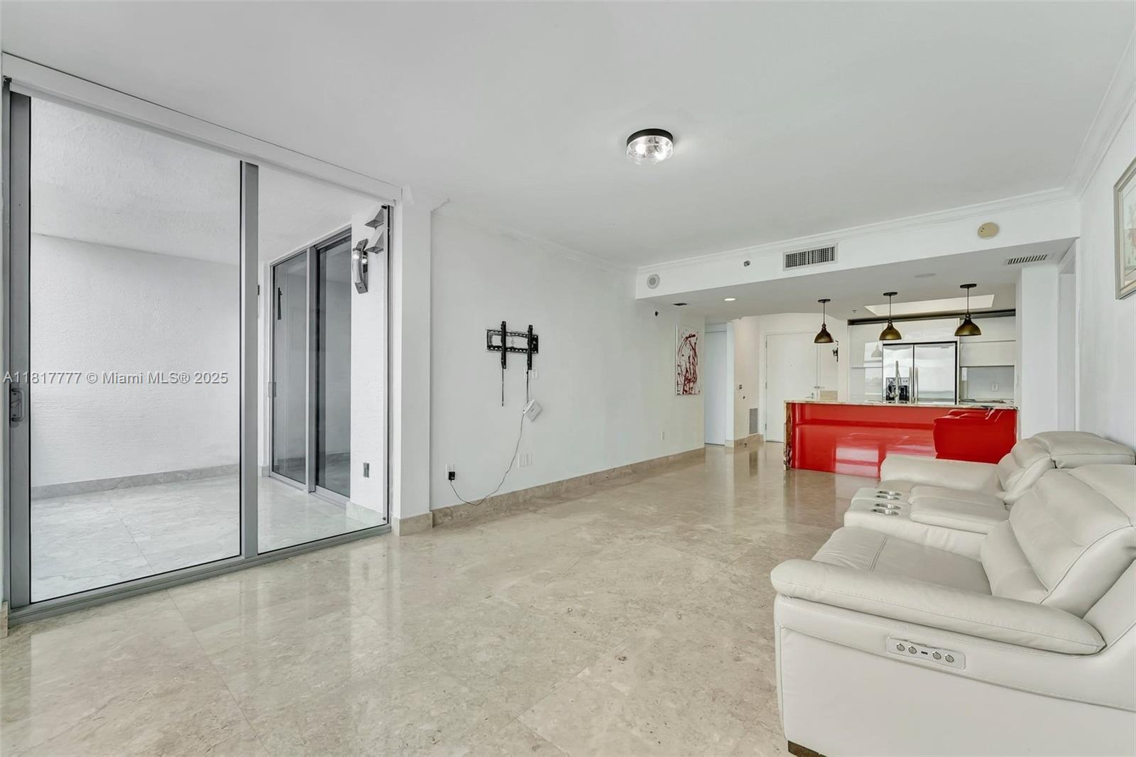 Building Photo - 2641 N Flamingo Rd