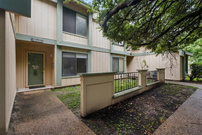 Building Photo - 9520 Quail Village Ln