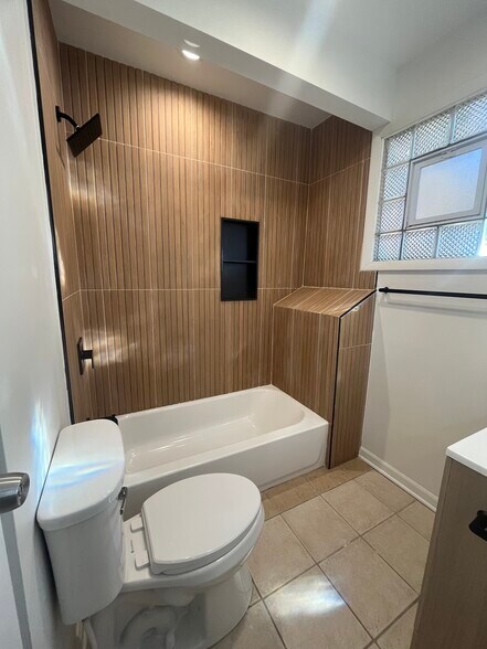 Building Photo - 1655 N Artesian Ave