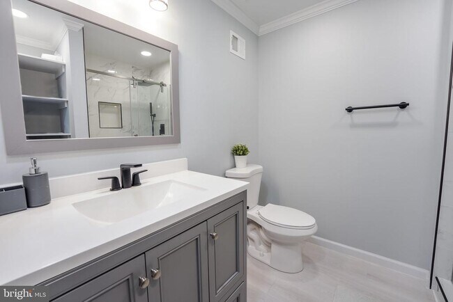 Building Photo - 5326 Larochelle Ct
