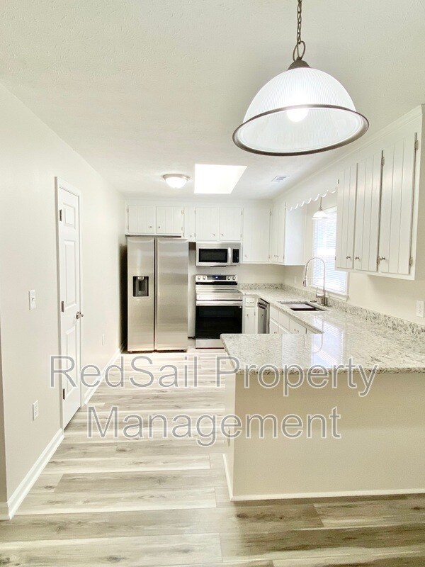 Building Photo - 39 Whites Ln
