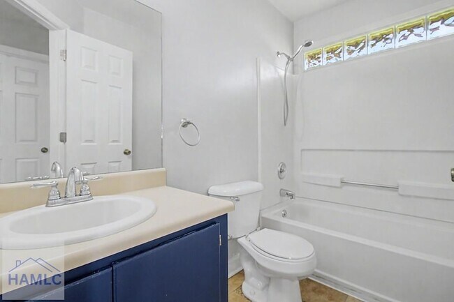 Building Photo - 1651 Latham Ct